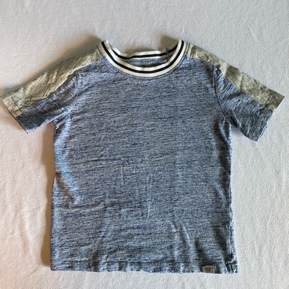 Gap Tshirt